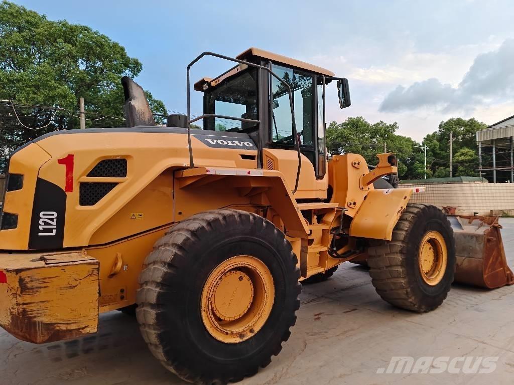 Volvo L 120 Læssemaskiner på hjul