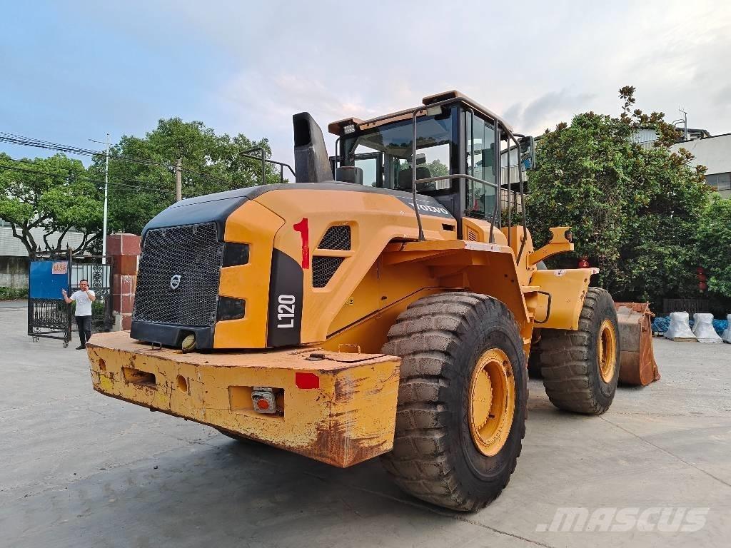 Volvo L 120 Læssemaskiner på hjul