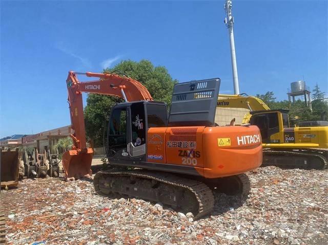 Hitachi ZX200-3G Gravemaskiner på larvebånd