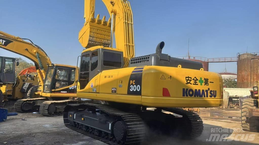 Komatsu PC 300 Gravemaskiner på larvebånd