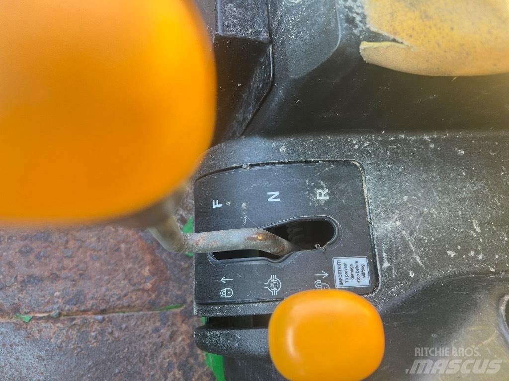 John Deere Gator TS Hjælpemaskiner