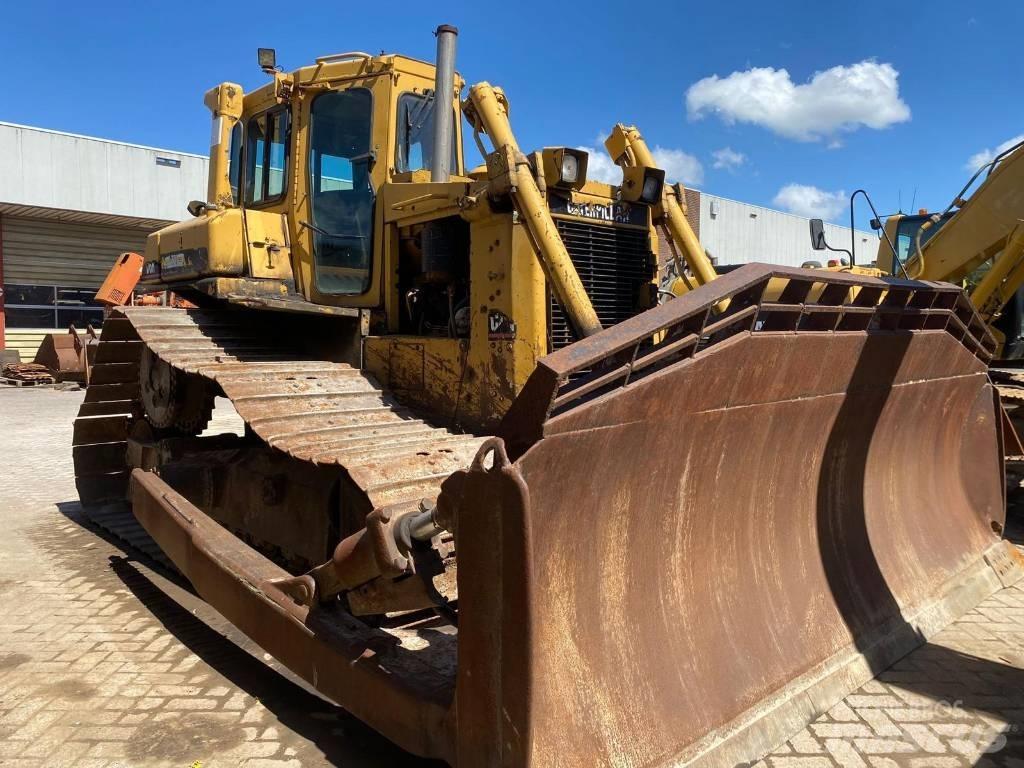CAT D 6 H Bulldozer på larvebånd