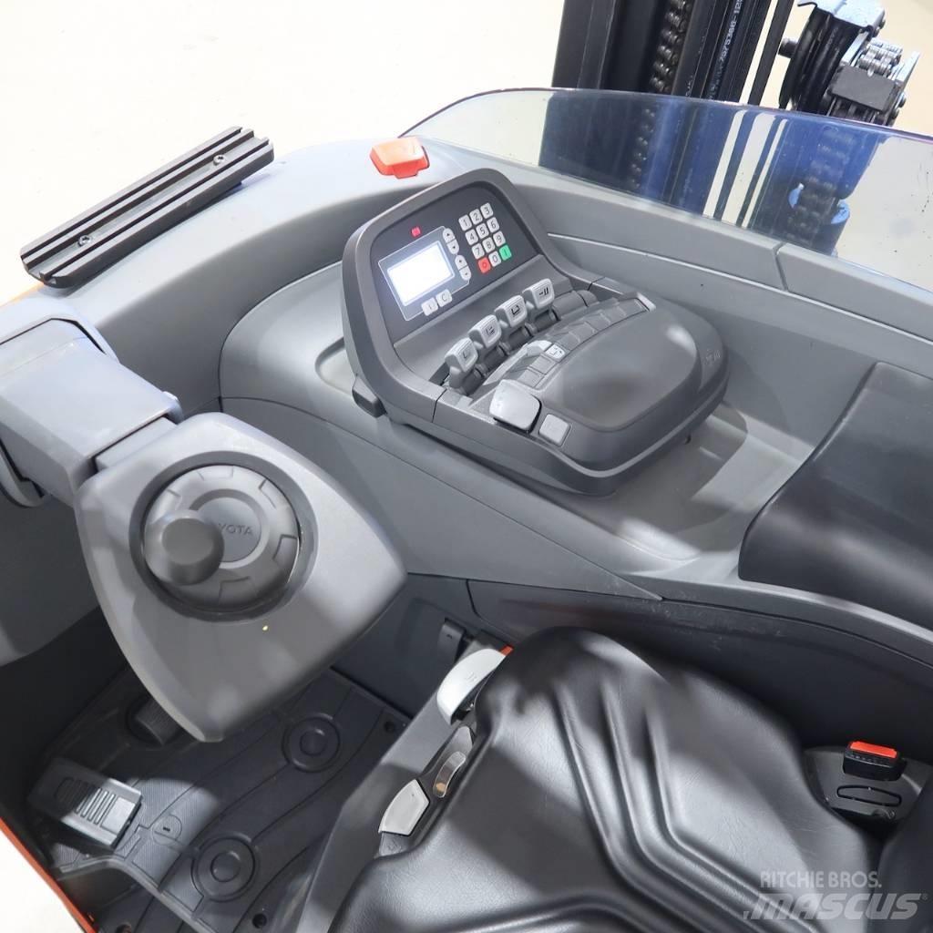 Toyota RRE140H Reachtruck