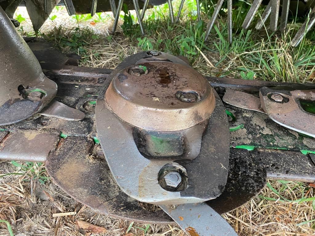 John Deere 131 Monterede og efterspændte slåmaskiner