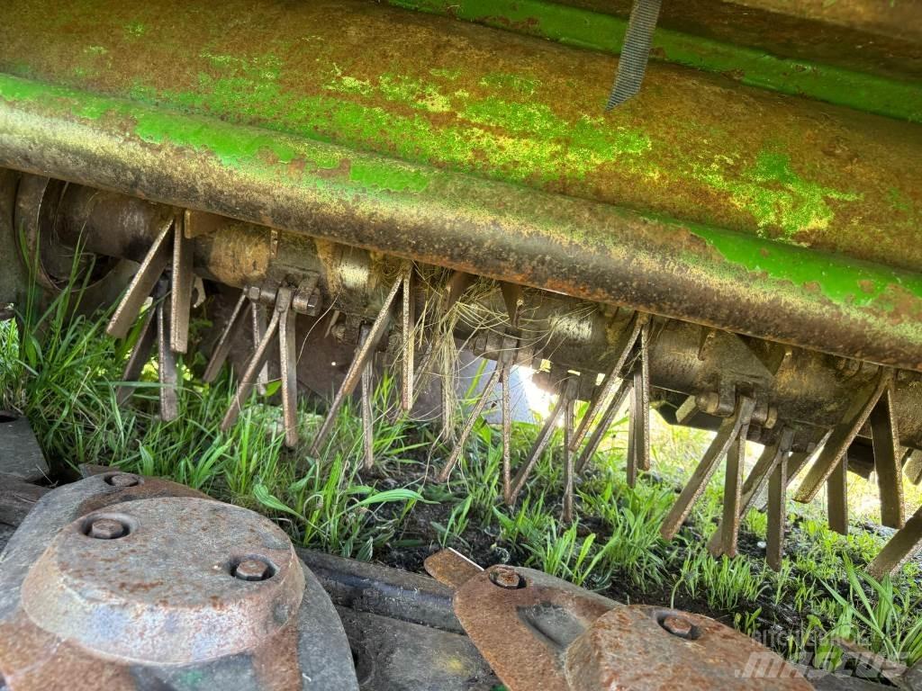 John Deere 131 Monterede og efterspændte slåmaskiner