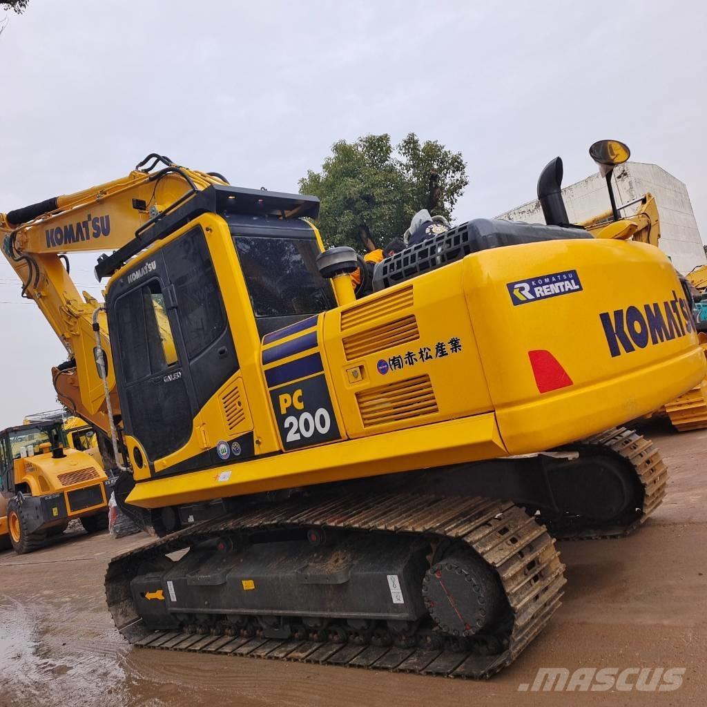 Komatsu PC 200-7 Gravemaskiner på larvebånd