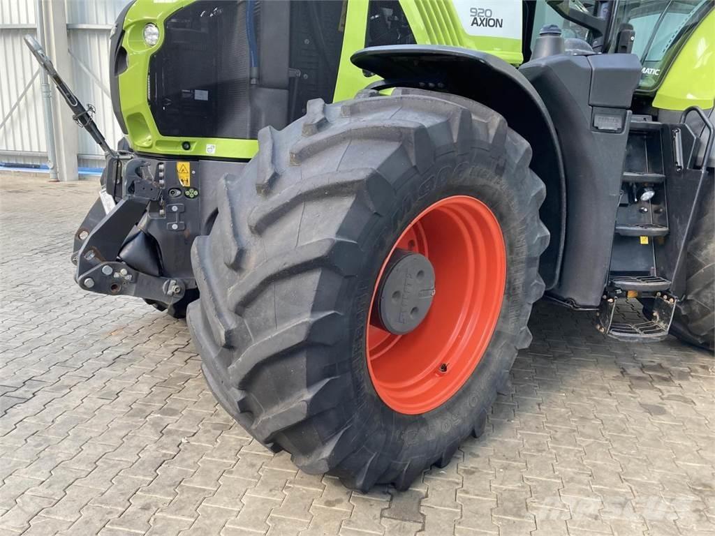 CLAAS Axion 920 Traktorer