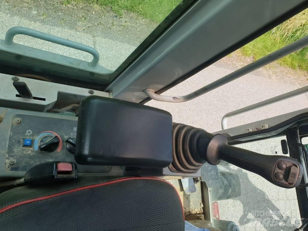 Takeuchi TB175W Gravemaskiner på hjul