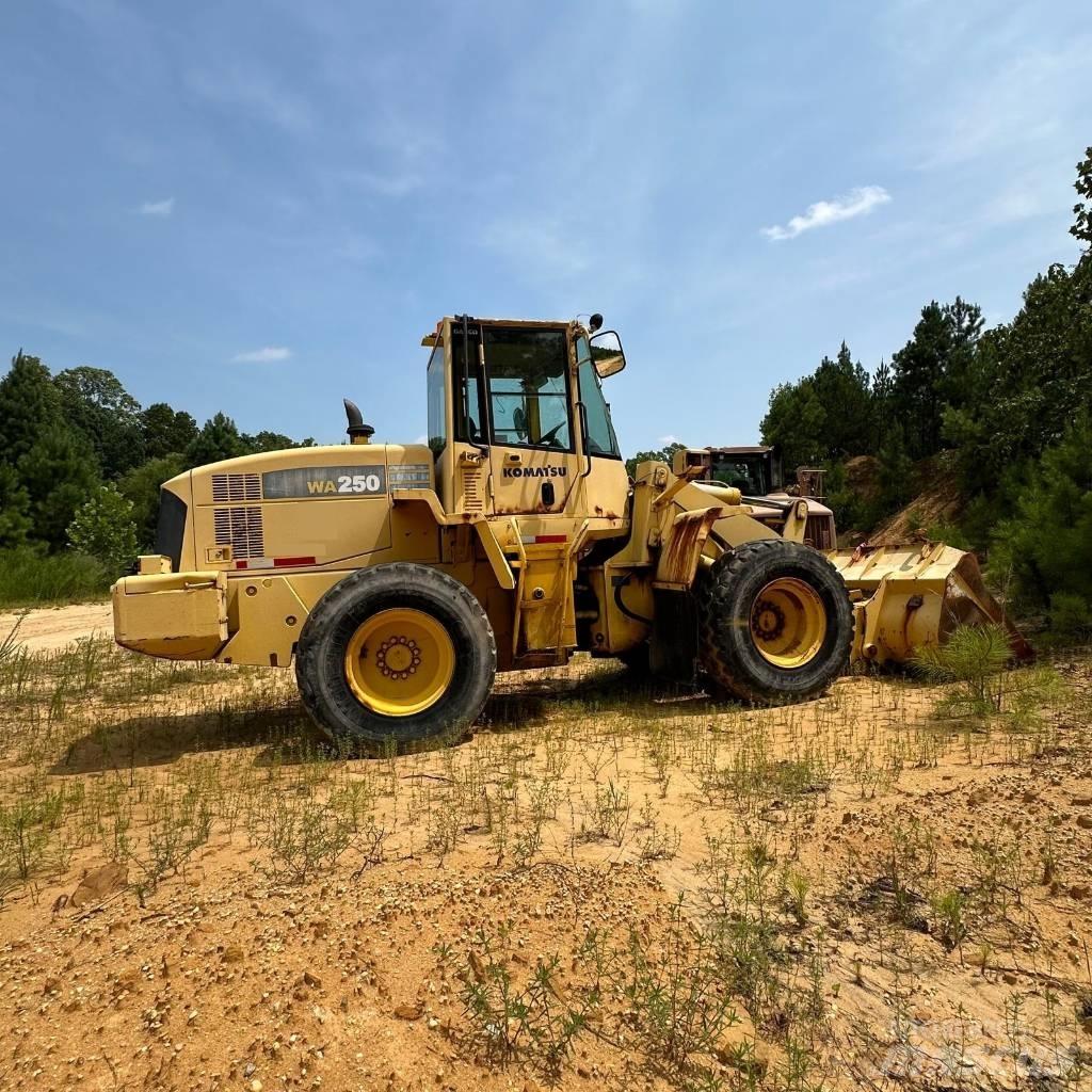 Komatsu WA 250 L-5 Læssemaskiner på hjul