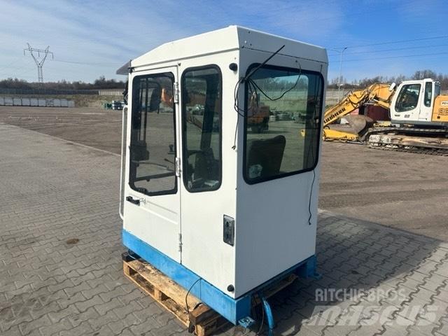 Fuchs MHL 330 Kabiner og interiør