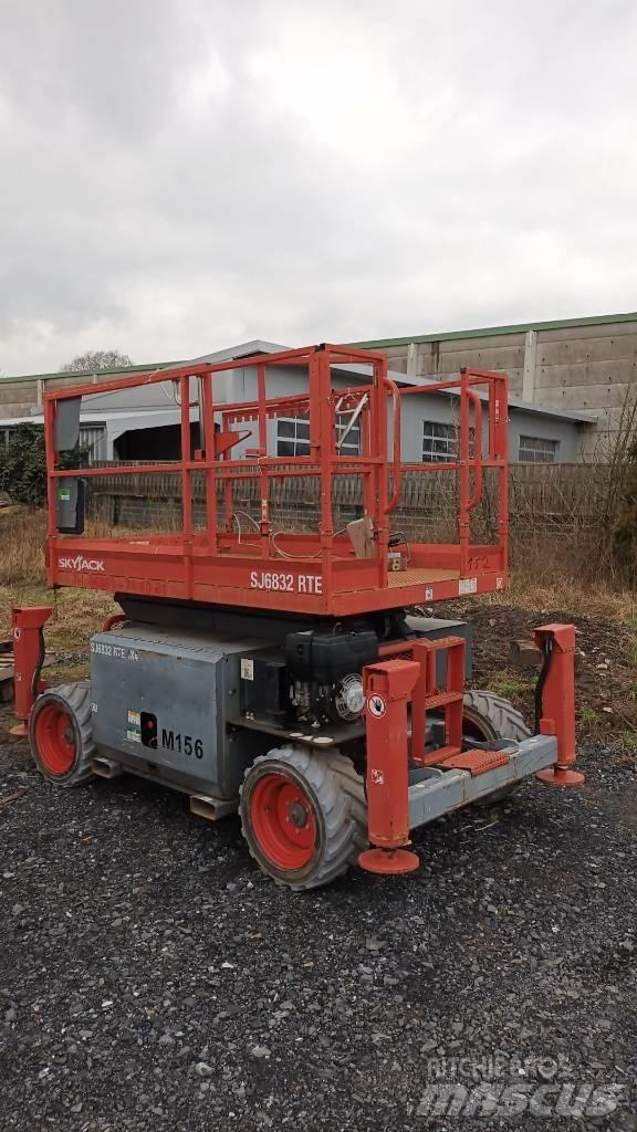 SkyJack SJ 6832 RTE Saxlifte