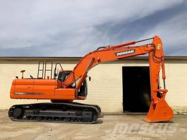 Doosan DX 225 Gravemaskiner på larvebånd