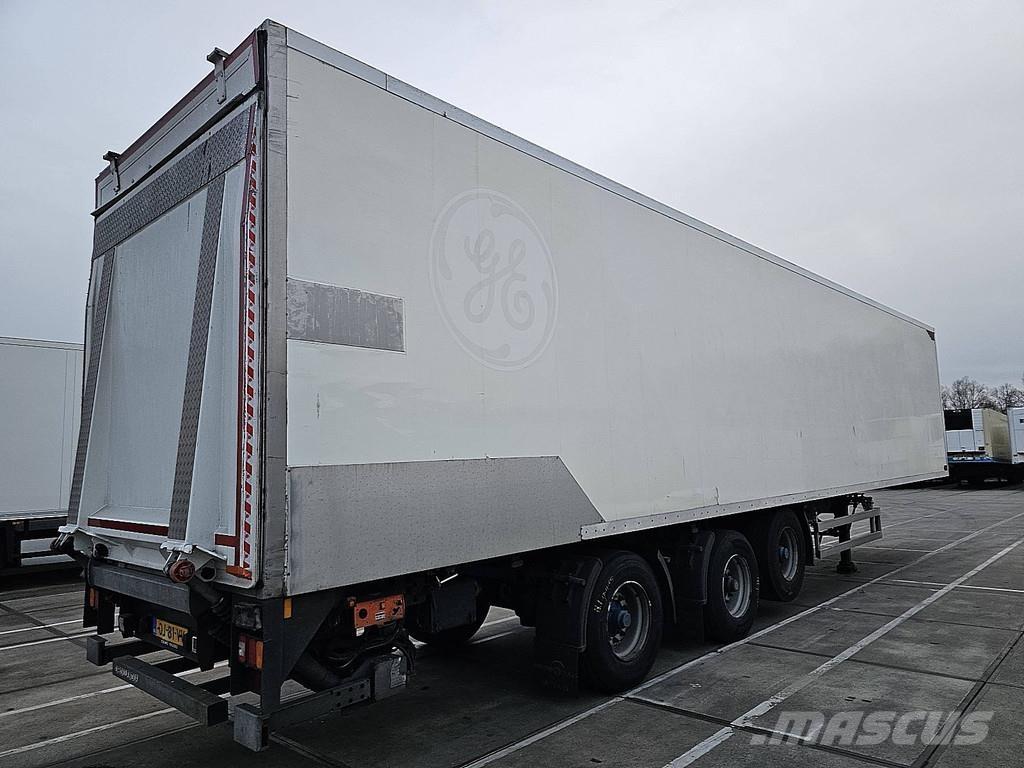Pacton Z3-002 Semi-trailer med fast kasse