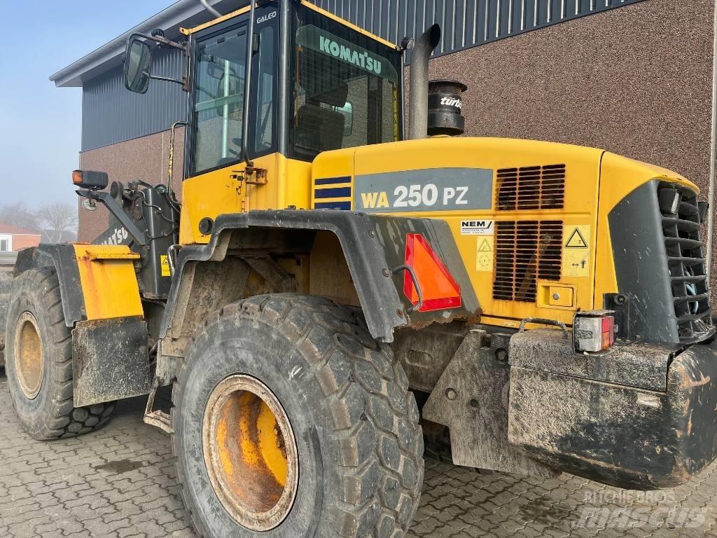 Komatsu WA 250 PZ-5 Læssemaskiner på hjul
