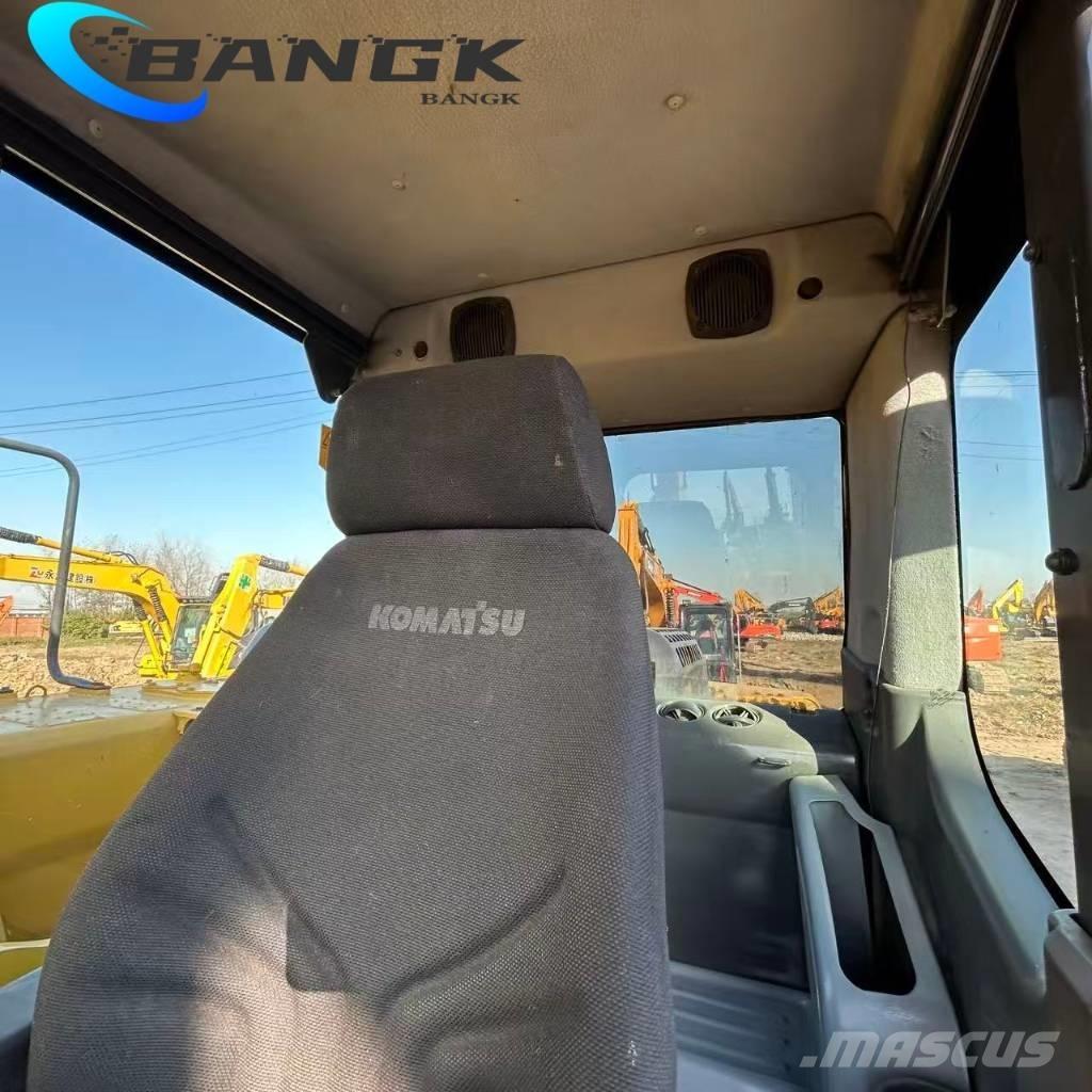 Komatsu pc220 Gravemaskiner på larvebånd