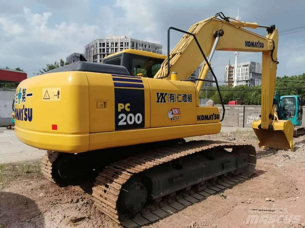 Komatsu PC 200 Gravemaskiner på larvebånd