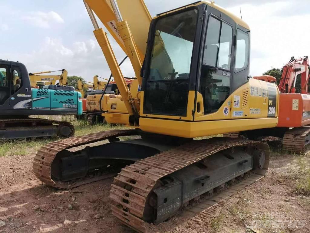 Komatsu PC 200 Gravemaskiner på larvebånd