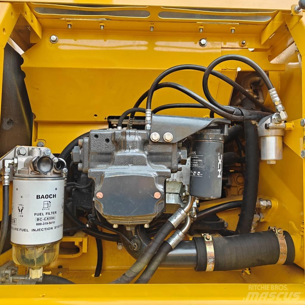 Komatsu 220-8 Gravemaskiner på larvebånd