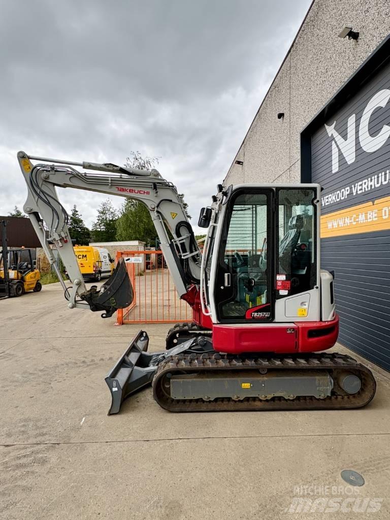 Takeuchi TB 257 FR Minigravemaskiner
