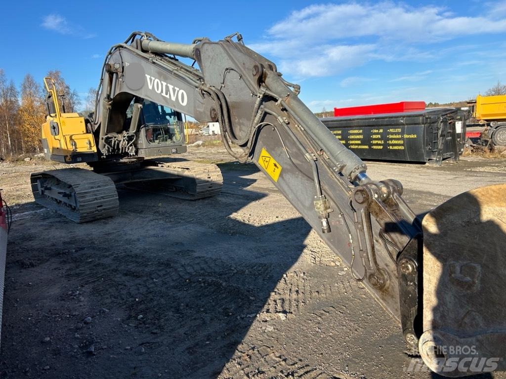 Volvo EC 220 DL Gravemaskiner på larvebånd