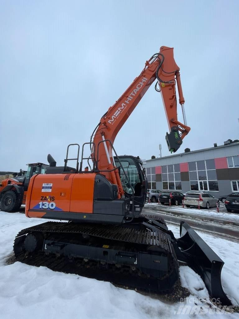 Hitachi ZX 130-6 Gravemaskiner på larvebånd