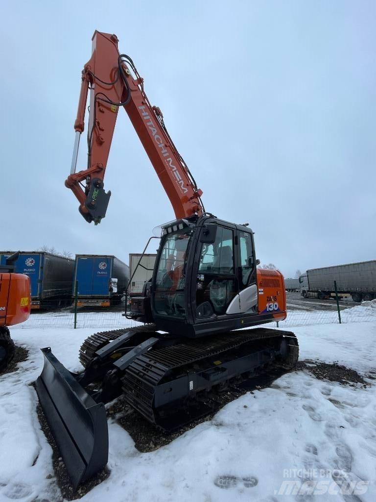 Hitachi ZX 130-6 Gravemaskiner på larvebånd