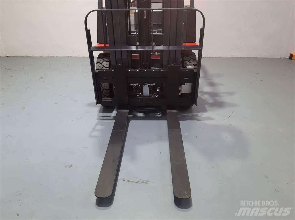 Heli CPCD25 XC26H Diesel gaffeltrucks