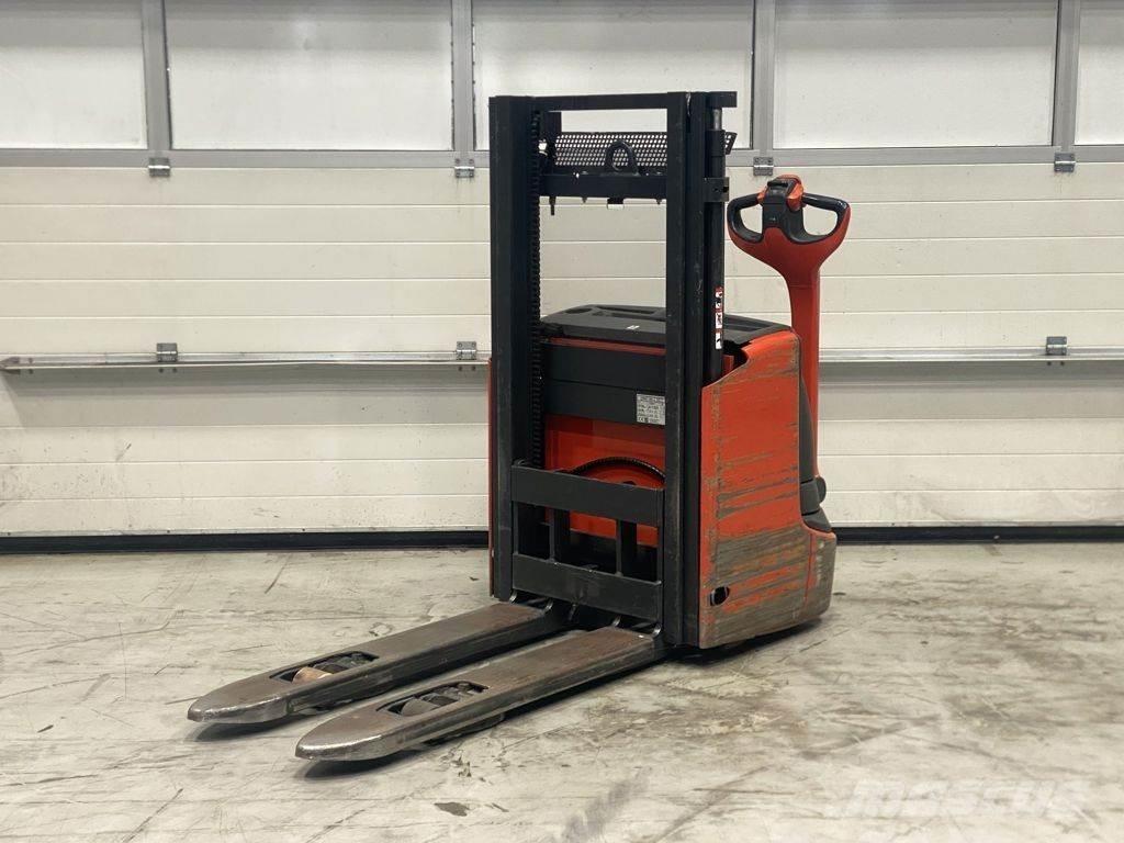 Linde L12 I Gaffelstabler med gående fører