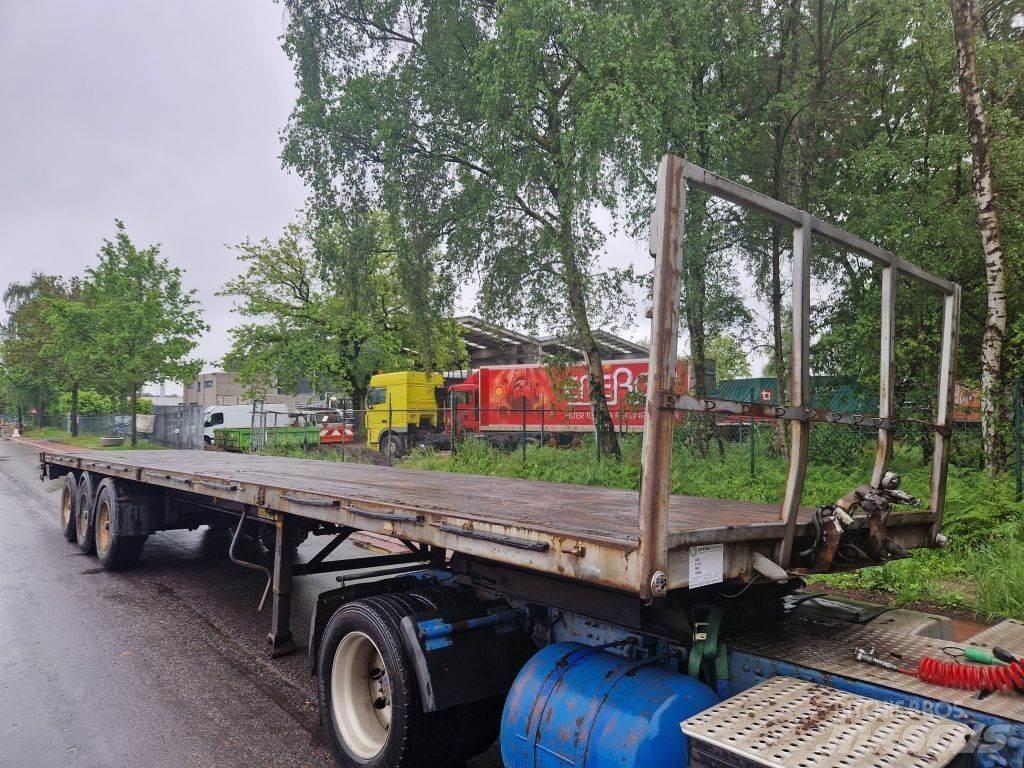 LAG 0-3-39 Semi-trailer med lad/flatbed