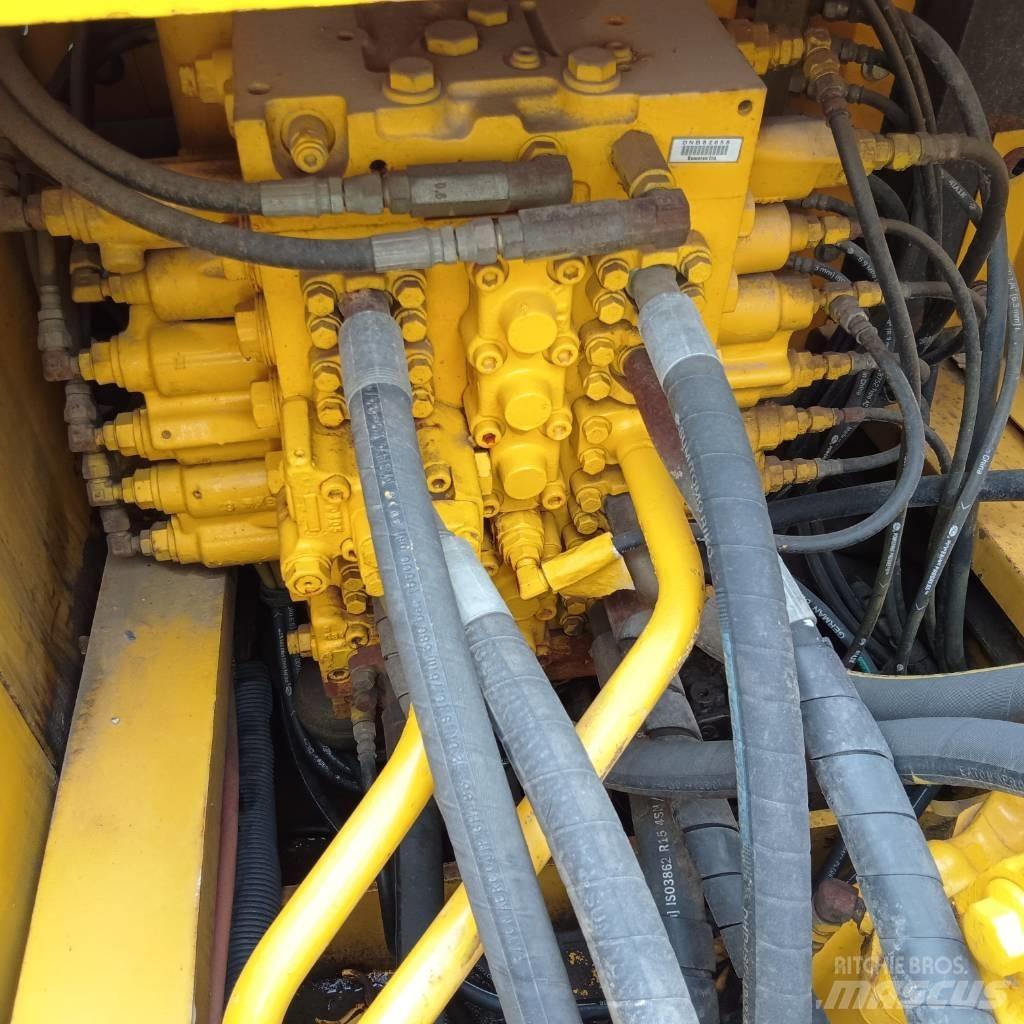 Komatsu PC 300-7 Gravemaskiner på larvebånd