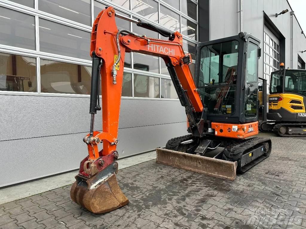 Hitachi ZX26U-6 CR Minigravemaskiner
