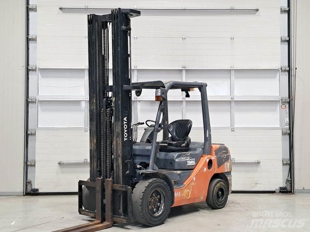 Toyota 02-8FDJF35 Diesel gaffeltrucks
