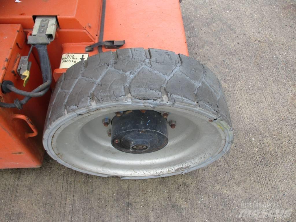 JLG E 300 AJP (718) Kompakte selvkørende bomlifte
