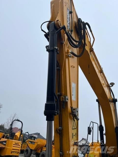 JCB JS 175 W Gravemaskiner på hjul