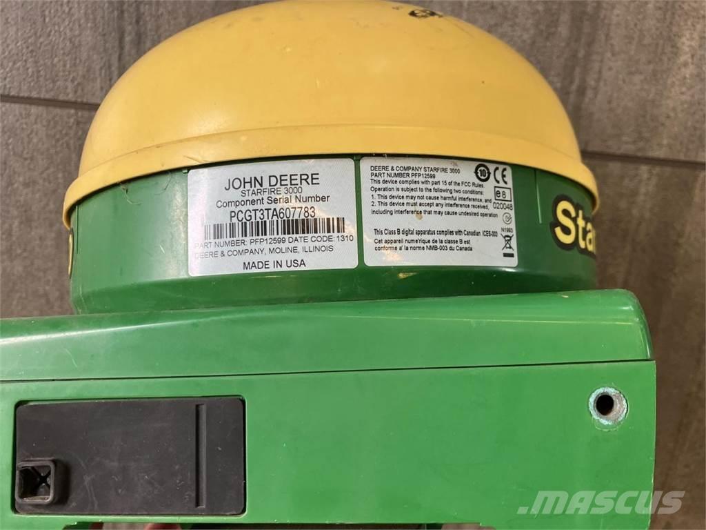 John Deere 6215R Traktorer