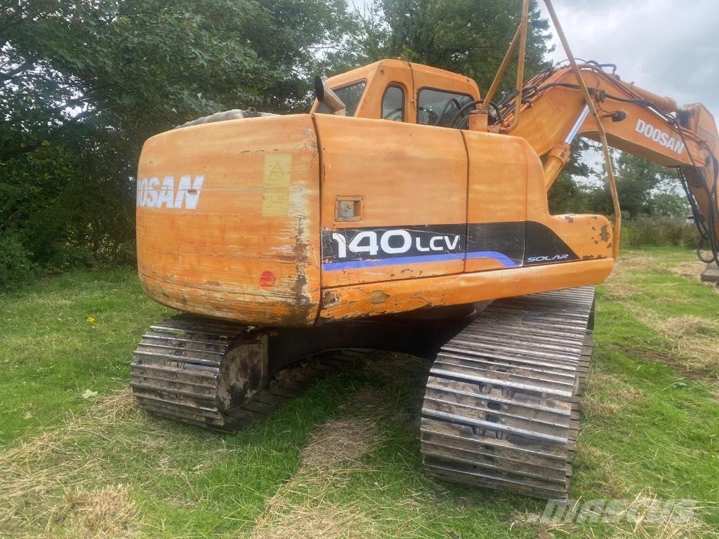 Doosan DX 140 Gravemaskiner på hjul