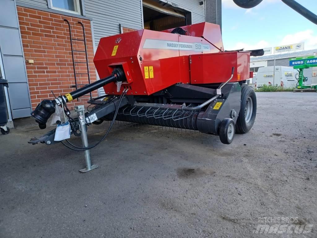 Massey Ferguson 1840 Pressere til firkantede baller