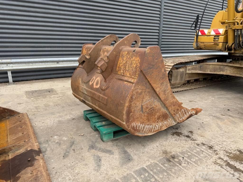 CAT 320 DL Gravemaskiner på larvebånd