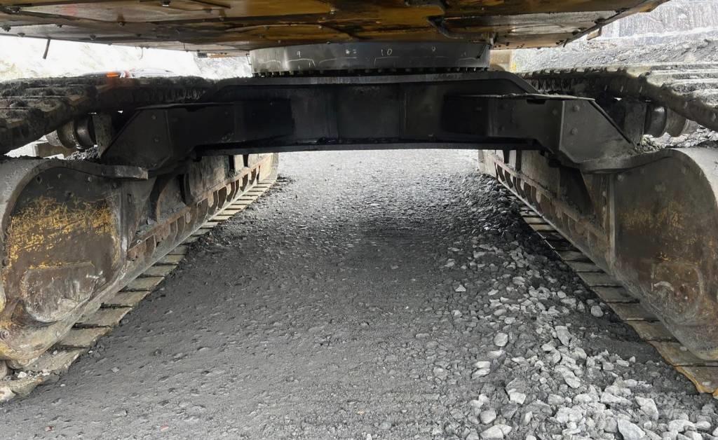 CAT 390 F Gravemaskiner på larvebånd