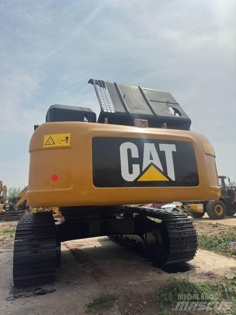 CAT 330 D2 Gravemaskiner på larvebånd