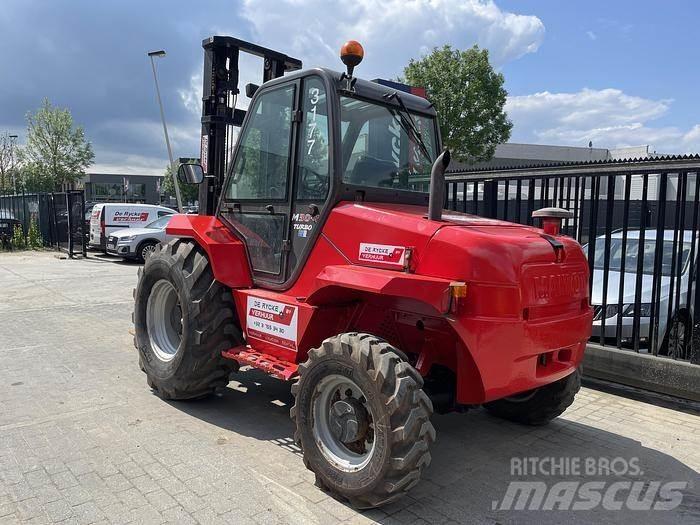 Manitou M30-4 Terrængående gaffeltruck