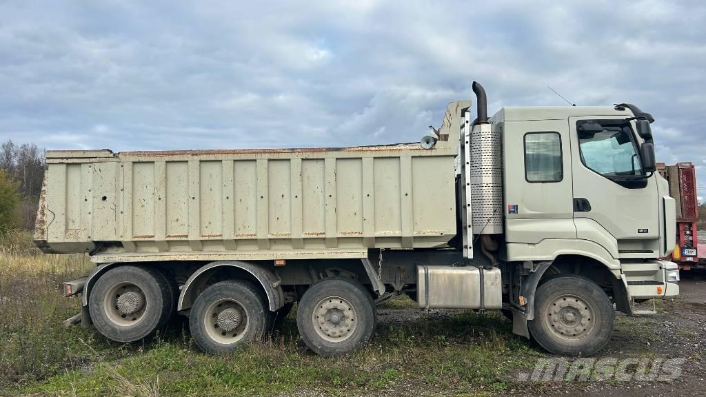 Sisu C600 Lastbiler med tip