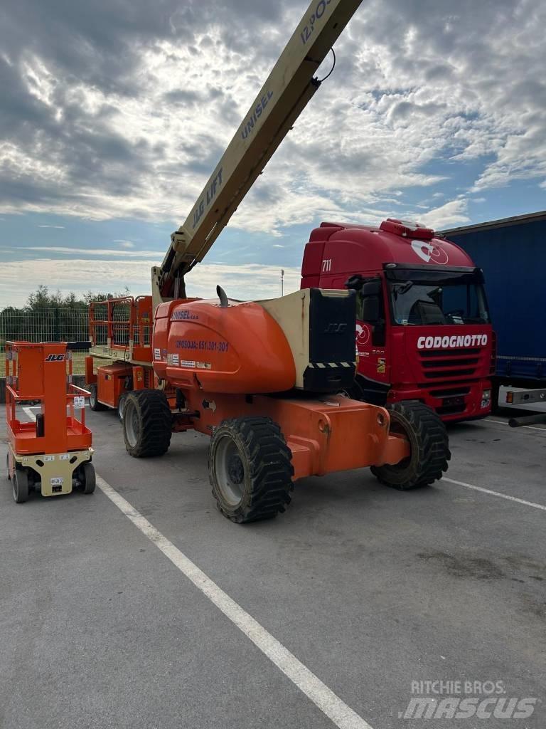 JLG 800 AJ Bomlifte med knækarm