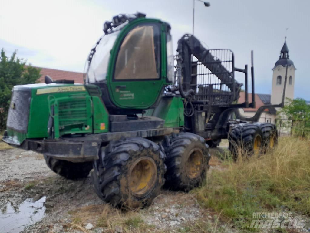John Deere 1010 E Udkørselsmaskiner