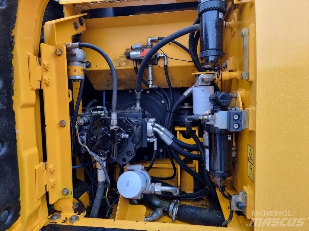 JCB JS 130 LC Gravemaskiner på larvebånd