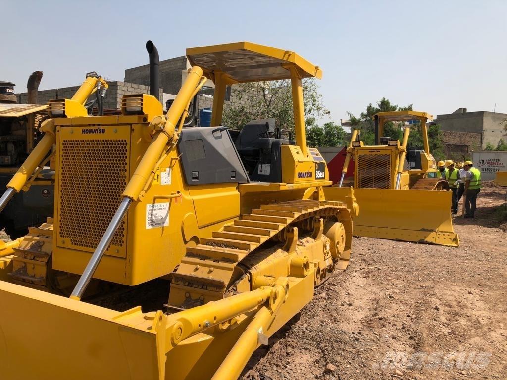 Komatsu D 85 ESS-2A Bulldozer på larvebånd