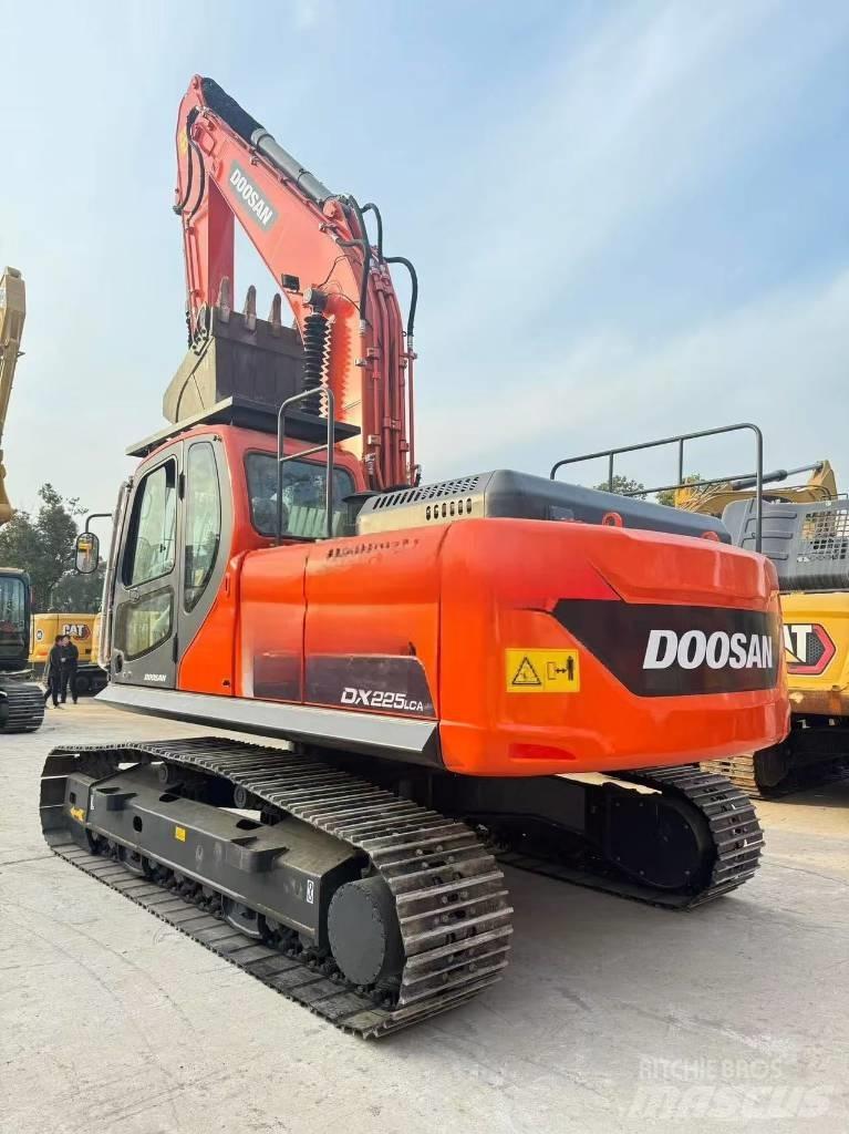 Doosan DX 225 LCA Midi-gravemaskiner 7t - 12t