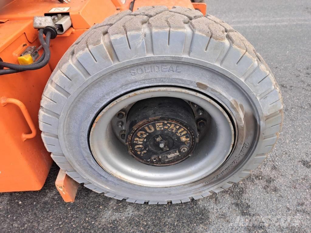 JLG E 300 AJP Bomlifte med knækarm