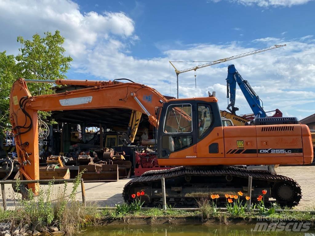 Doosan DX 255 NLC Gravemaskiner på larvebånd