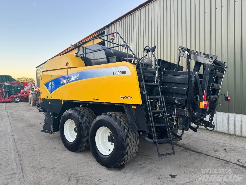 New Holland BB 9060 Pressere til firkantede baller